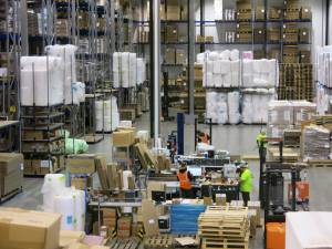 Rajapack lagerfører 2.200 varer og har for pappesker i 400 forskjellige formater.